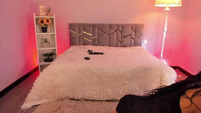 Snapshot of _aish_a_ chatting on February 9, 2025, 1:35 pm aish a online show from February 9, 2025, 1:35 pm