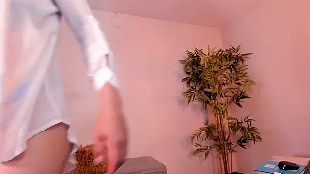 Snapshot of _aish_a_ chatting on October 6, 2025, 7:11 pm aish a online show from October 6, 2025, 7:11 pm