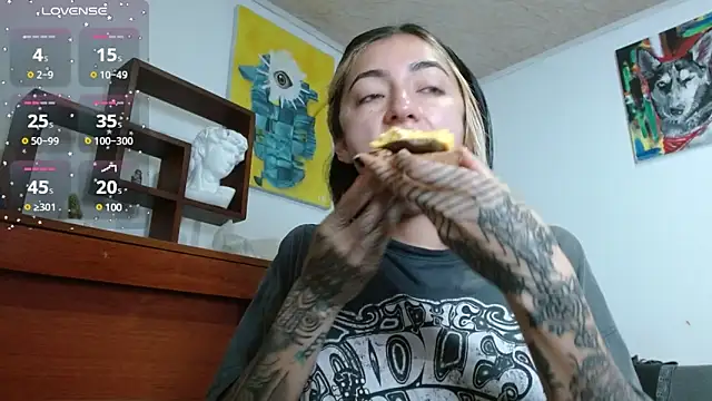 Snapshot of ZoeBakers_ chatting on March 19, 2025, 3:19 pm ZoeBakers online show from March 19, 2025, 3:19 pm