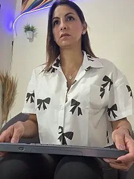 letiziia sky1 online show from July 22, 2026, 1:08 am