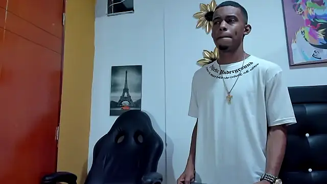 Snapshot of ethan_bigcock_ chatting on December 4, 2025, 3:49 am ethan bigcock online show from December 4, 2025, 3:49 am