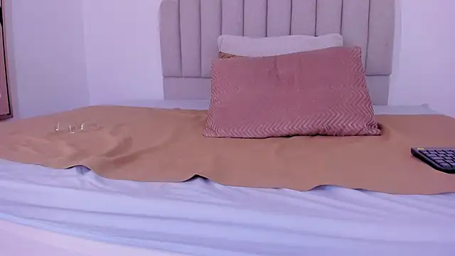 Snapshot of sarita_duque chatting on September 30, 2025, 11:59 am sarita duque online show from September 30, 2025, 11:59 am