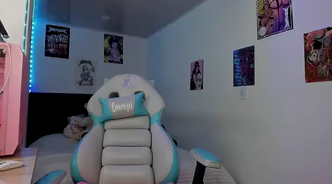 Snapshot of Lauryn_muller chatting on March 9, 2025, 1:35 am Lauryn muller online show from March 9, 2025, 1:35 am