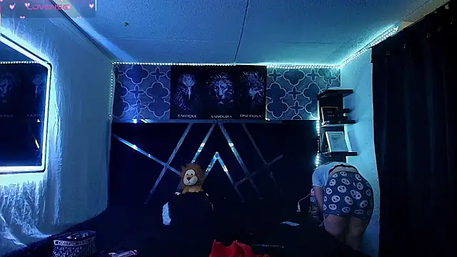 Zoe olsen online show from December 4, 2025, 5:43 pm