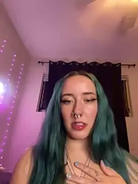 clarasosaa online show from May 3, 2026, 5:46 am