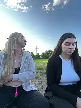 EllyNora online show from July 3, 2026, 6:14 pm