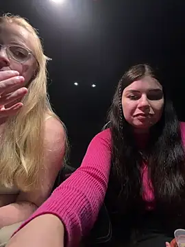 EllyNora online show from July 4, 2026, 8:48 pm