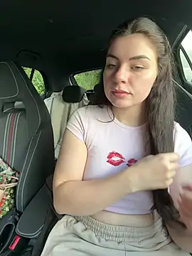 EllyNora online show from July 26, 2026, 4:58 pm