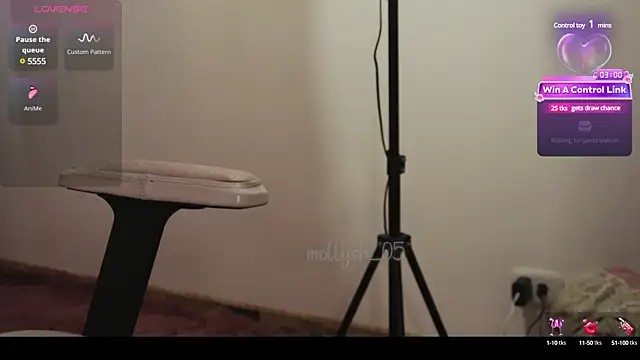 Snapshot of molly_russell chatting on February 19, 2025, 7:27 pm molly russell online show from February 19, 2025, 7:27 pm