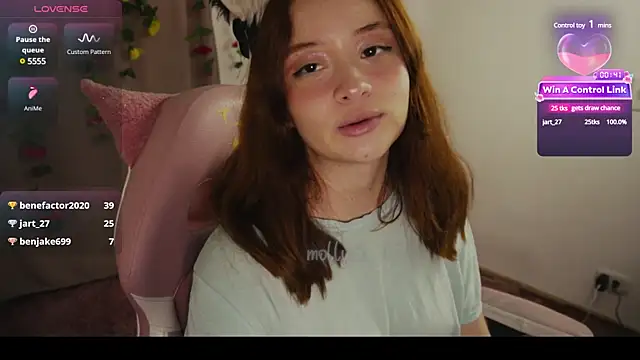 Snapshot of molly_russell chatting on February 20, 2025, 7:30 pm molly russell online show from February 20, 2025, 7:30 pm