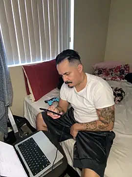 Snapshot of PeterGrandee chatting on October 6, 2025, 10:51 pm PeterGrandee online show from October 6, 2025, 10:51 pm