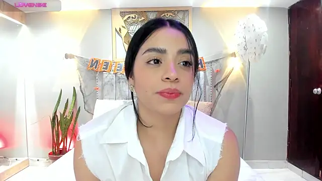 Snapshot of Paula_Desousa chatting on October 28, 2025, 7:38 pm Paula Desousa online show from October 28, 2025, 7:38 pm