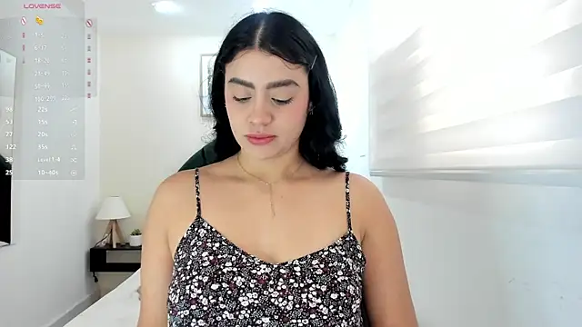Paula Desousa online show from June 7, 2026, 4:22 pm