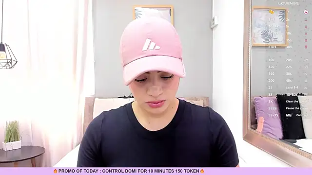 Paula Desousa online show from June 9, 2026, 7:36 pm