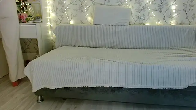 Imcarrieberry online show from March 18, 2025, 3:10 pm