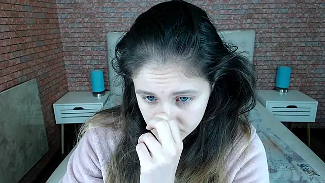 Snapshot of Holliy_Cooper chatting on November 25, 2025, 9:20 am Holliy Cooper online show from November 25, 2025, 9:20 am