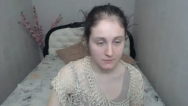 Holliy Cooper online show from March 30, 2026, 7:09 am