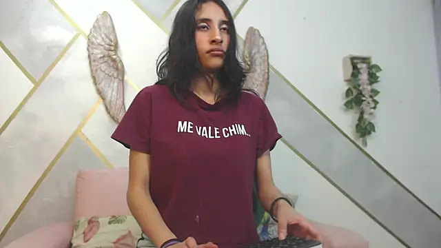 Snapshot of RoxanaCyrano_ chatting on January 3, 2025, 10:40 pm RoxanaCyrano online show from January 3, 2025, 10:40 pm