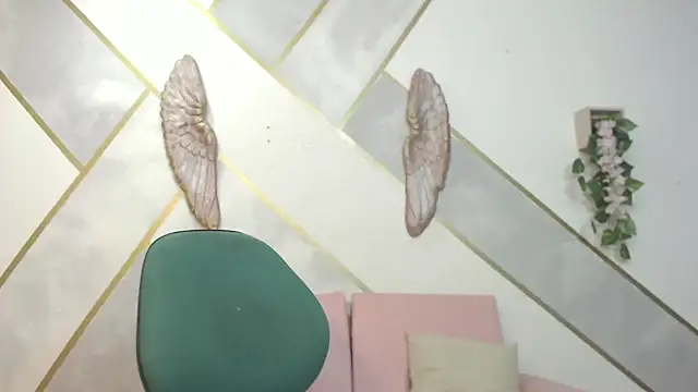 Snapshot of RoxanaCyrano_ chatting on February 17, 2025, 9:30 pm RoxanaCyrano online show from February 17, 2025, 9:30 pm