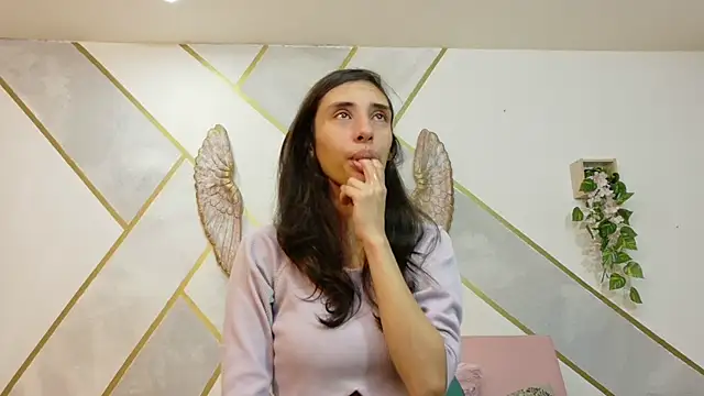 Snapshot of RoxanaCyrano_ chatting on October 27, 2025, 8:13 pm RoxanaCyrano online show from October 27, 2025, 8:13 pm