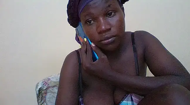 prettychic5 online show from January 31, 2025, 1:12 pm