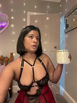 Snapshot of RoseMelanie chatting on February 1, 2026, 7:40 am RoseMelanie online show from February 1, 2026, 7:40 am