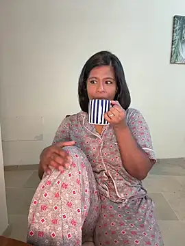 Snapshot of RoseMelanie chatting on February 12, 2026, 9:04 am RoseMelanie online show from February 12, 2026, 9:04 am