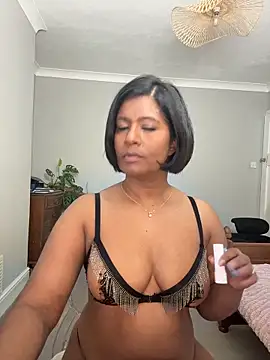 Snapshot of RoseMelanie chatting on February 21, 2026, 8:26 am RoseMelanie online show from February 21, 2026, 8:26 am