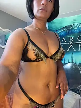 Snapshot of RoseMelanie chatting on May 4, 2026, 6:09 am RoseMelanie online show from May 4, 2026, 6:09 am