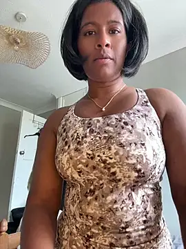 Snapshot of RoseMelanie chatting on May 18, 2026, 12:55 pm RoseMelanie online show from May 18, 2026, 12:55 pm