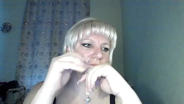 MeilomaWesa online show from December 4, 2025, 12:47 pm