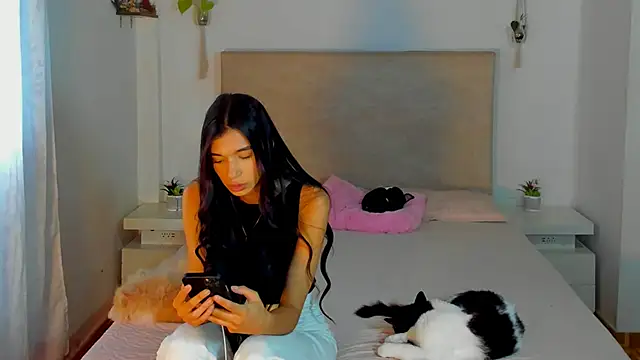 Snapshot of katt_pelaez chatting on February 2, 2026, 8:51 pm katt pelaez online show from February 2, 2026, 8:51 pm