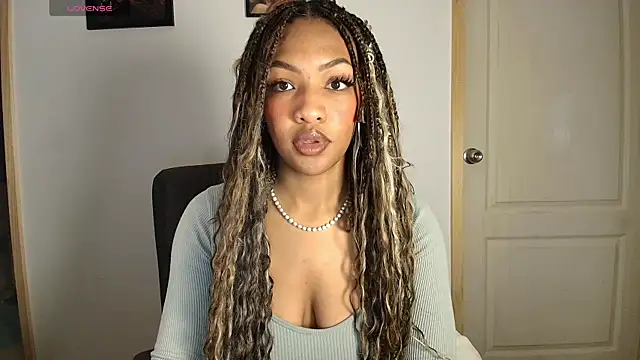 im alivys  online show from July 17, 2026, 11:42 pm