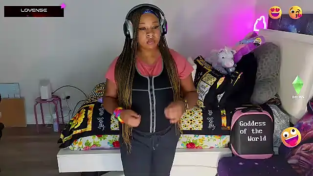 Snapshot of temptressbeauty24 chatting on February 22, 2025, 8:42 pm temptressbeauty24 online show from February 22, 2025, 8:42 pm