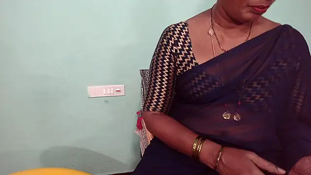shrutitelugu69 online show from April 30, 2026, 4:57 pm