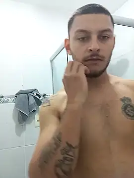 Snapshot of emrehliug12 chatting on December 17, 2024, 4:12 am emrehliug12 online show from December 17, 2024, 4:12 am