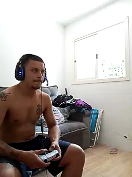 Snapshot of emrehliug12 chatting on December 18, 2024, 5:21 pm emrehliug12 online show from December 18, 2024, 5:21 pm