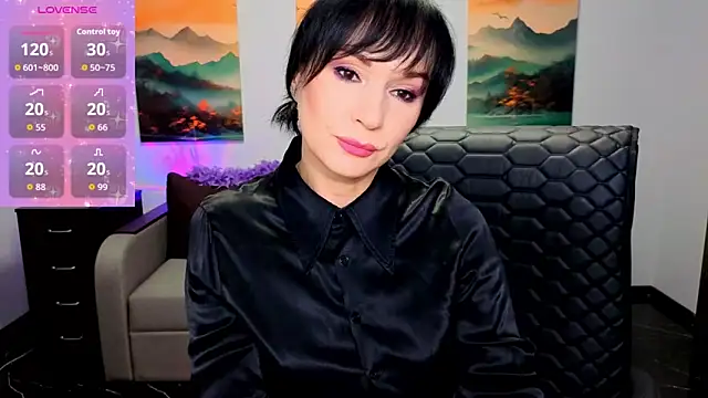 Sofia Ford online show from October 28, 2025, 1:25 pm