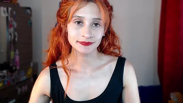 Snapshot of skinny_Raven chatting on December 15, 2024, 10:15 pm skinny Raven online show from December 15, 2024, 10:15 pm