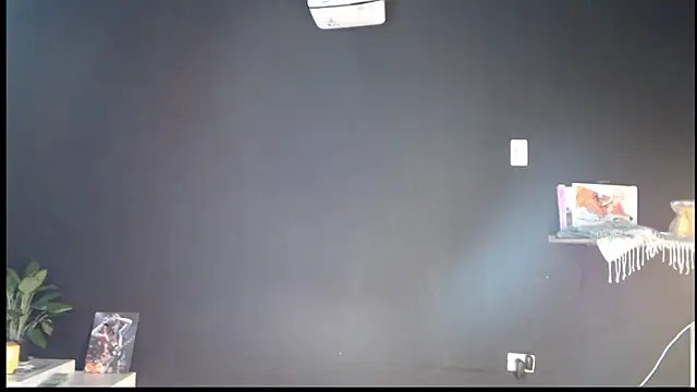 Snapshot of skinny_Raven chatting on October 28, 2025, 10:56 pm skinny Raven online show from October 28, 2025, 10:56 pm