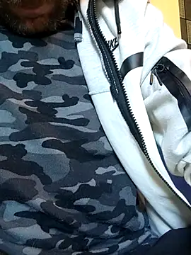 PIercingBoy38 online show from October 1, 2025, 11:38 am