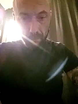 PIercingBoy38 online show from November 28, 2025, 9:39 pm