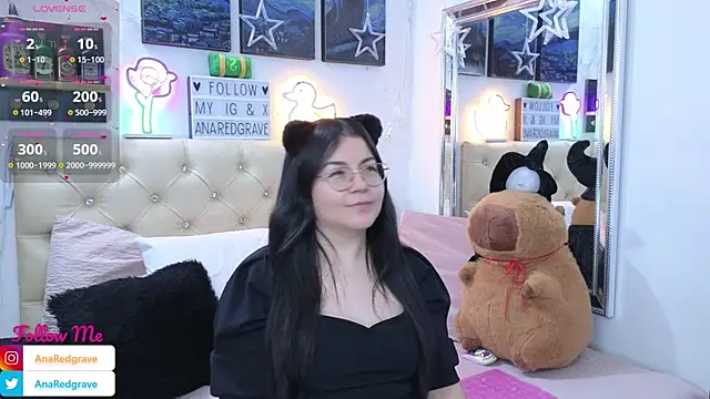 Snapshot of AnnaRedgrave chatting on December 5, 2025, 2:03 pm AnnaRedgrave online show from December 5, 2025, 2:03 pm