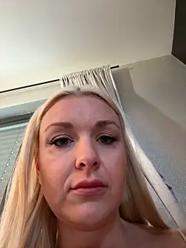 Bella-Tight online show from March 6, 2025, 7:57 am