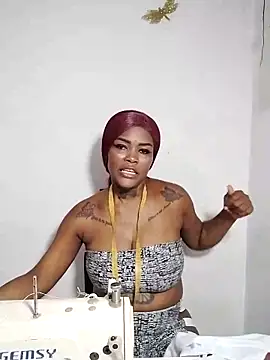 Snapshot of Alissamore3 chatting on February 23, 2025, 4:17 am Alissamore3 online show from February 23, 2025, 4:17 am