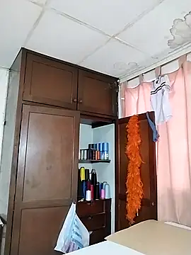 Snapshot of Alissamore3 chatting on February 23, 2025, 1:32 pm Alissamore3 online show from February 23, 2025, 1:32 pm