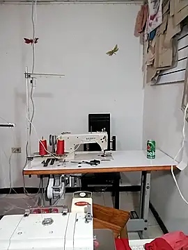 Snapshot of Alissamore3 chatting on February 28, 2025, 2:09 pm Alissamore3 online show from February 28, 2025, 2:09 pm