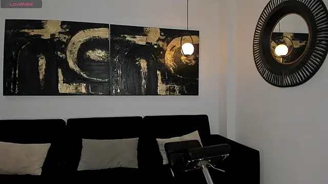 LizzHamilton   online show from March 8, 2026, 3:16 pm