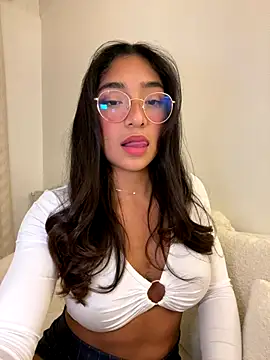 Bellafr online show from October 17, 2025, 5:37 pm