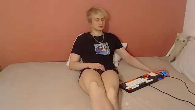 Oliver sweet  online show from May 4, 2026, 1:34 am